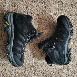 NEW Merrell Men's hiking boots size 9